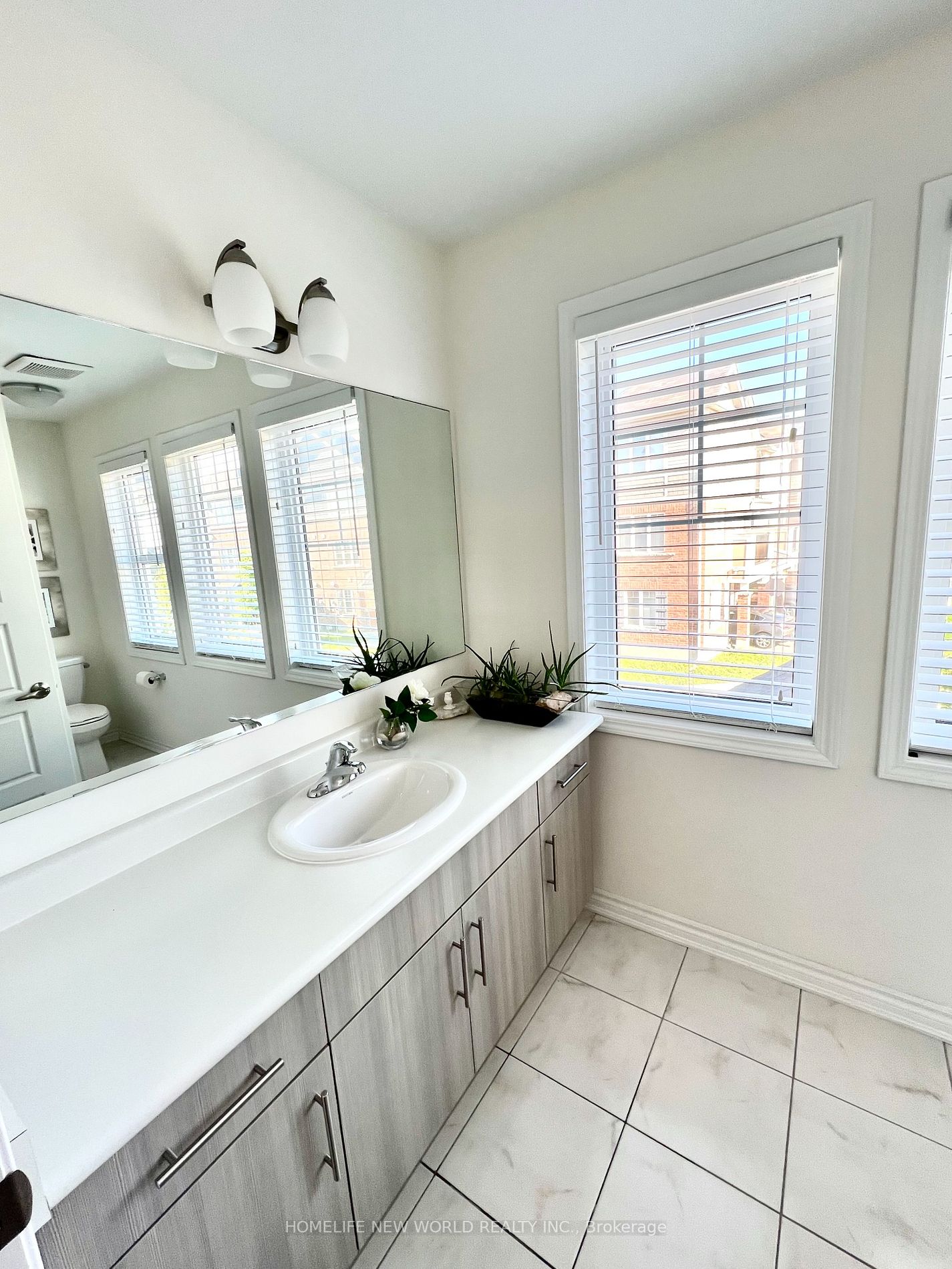 #12 - 1000 Asleton Blvd, #16