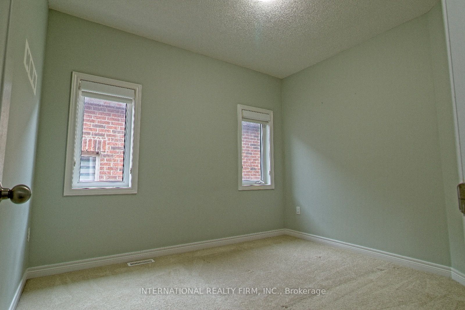 11 Monceau Rd