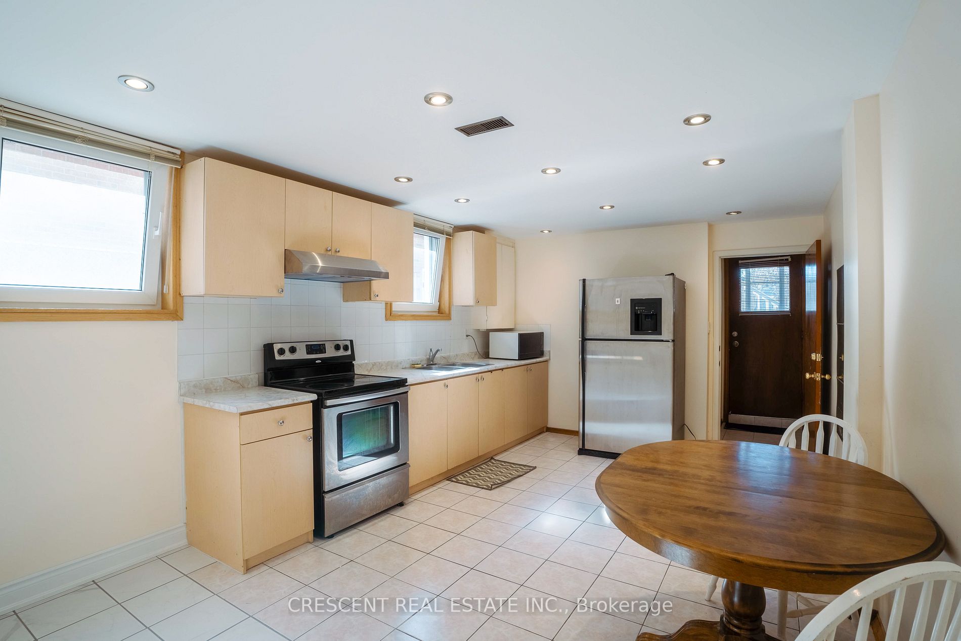 4136 Dunmow Cres, #Lower