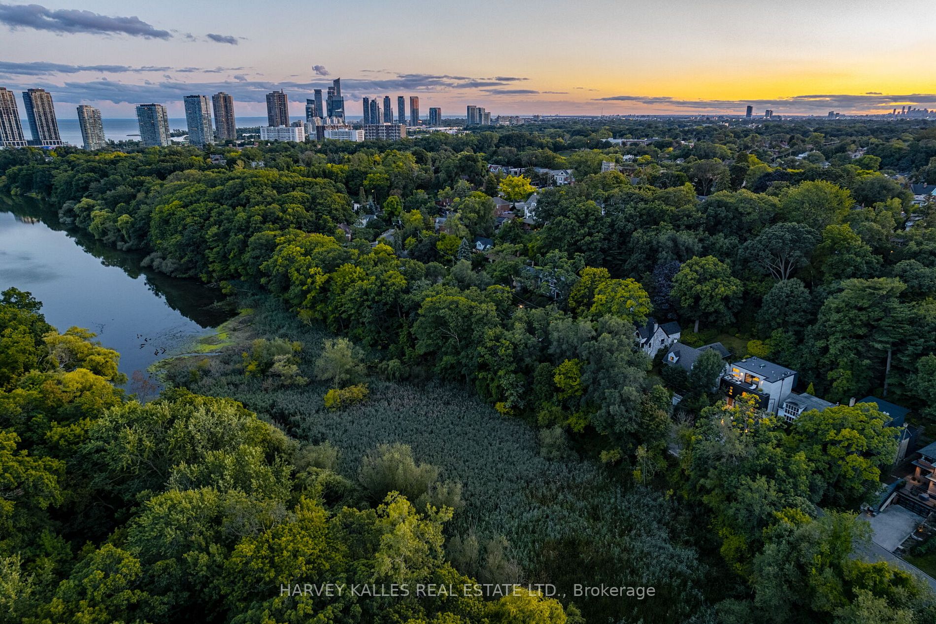 44 Ellis Park Rd