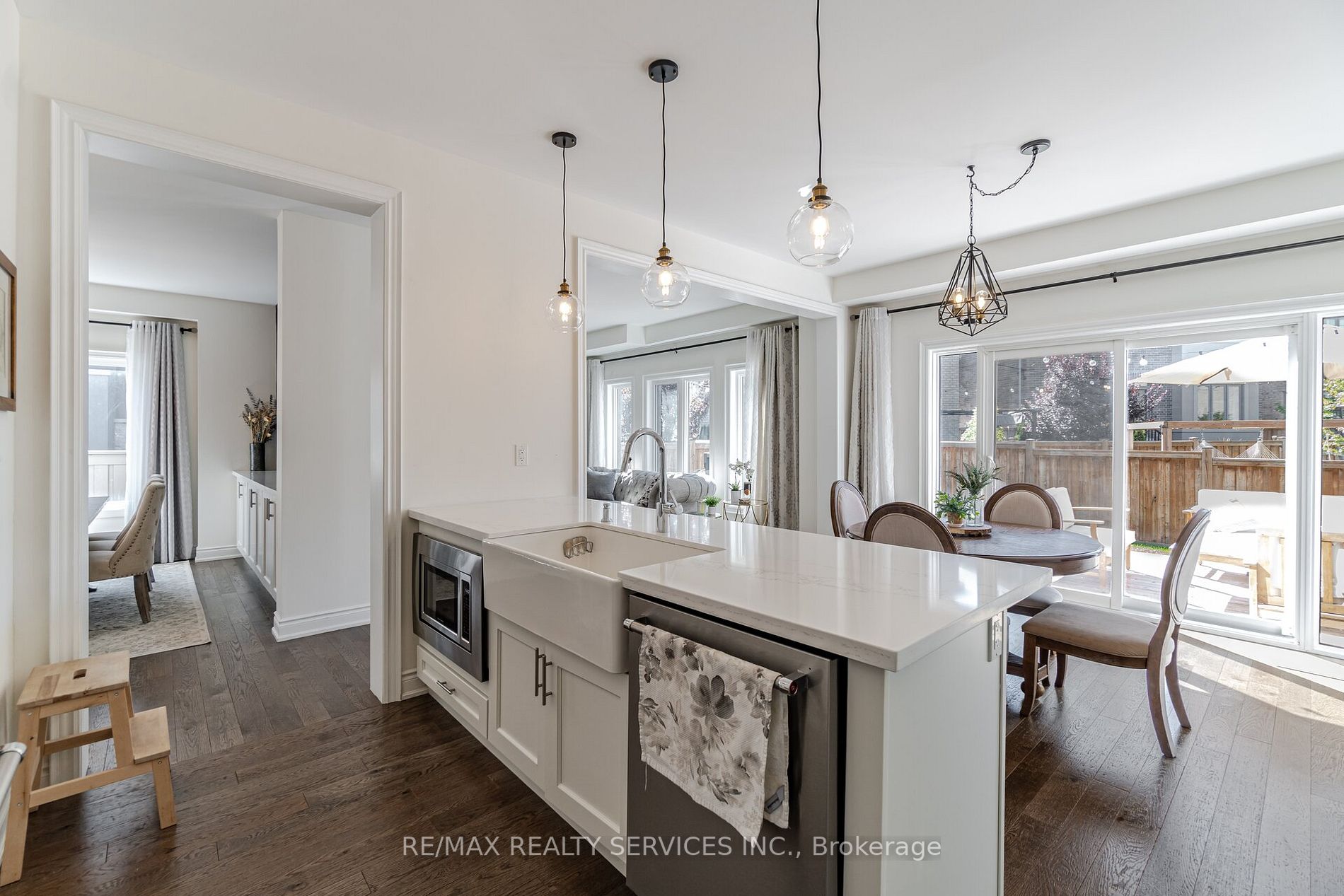 17 Prairie Creek Crescent