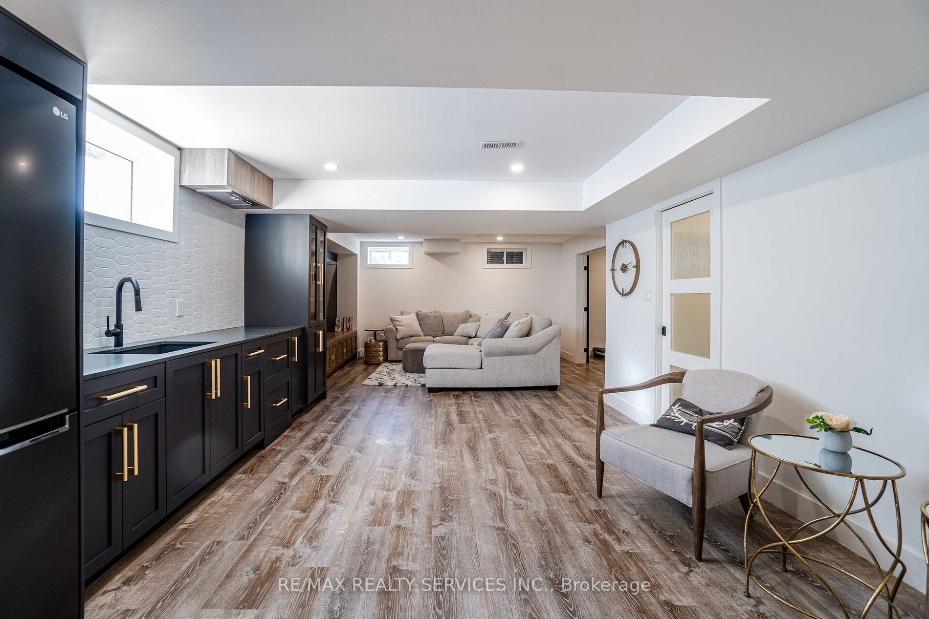 17 Prairie Creek Crescent