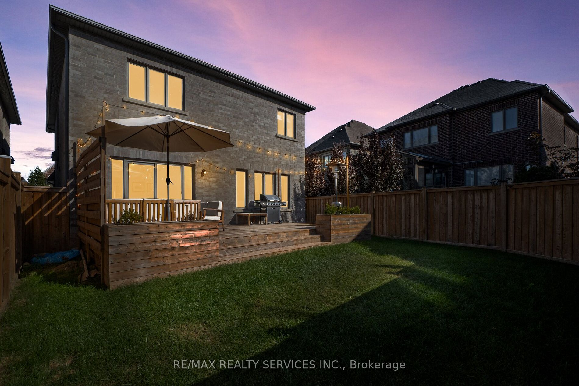 17 Prairie Creek Crescent