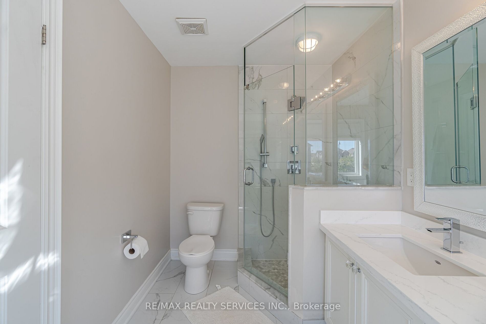17 Prairie Creek Crescent