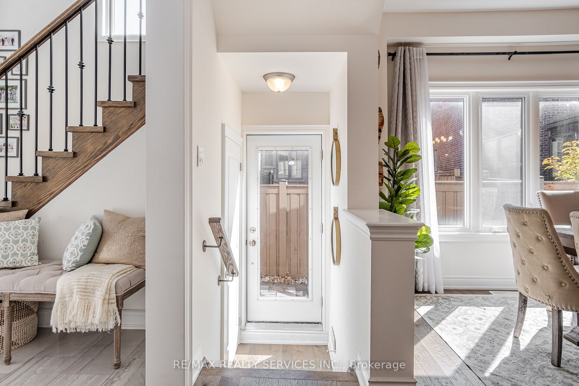17 Prairie Creek Crescent