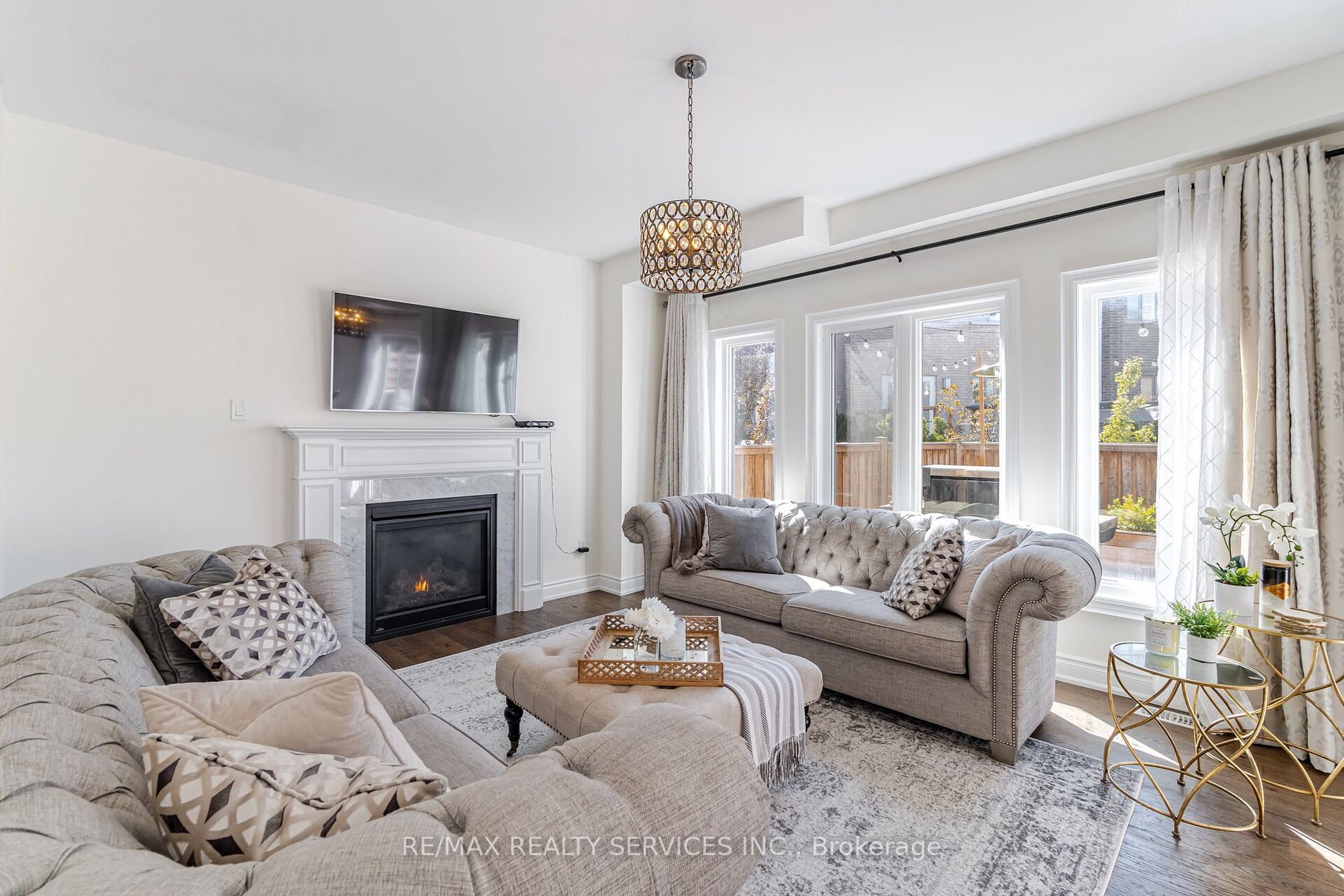 17 Prairie Creek Crescent
