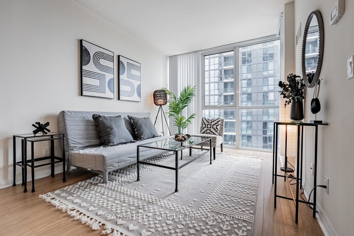 55 Eglinton Avenue W, #1401