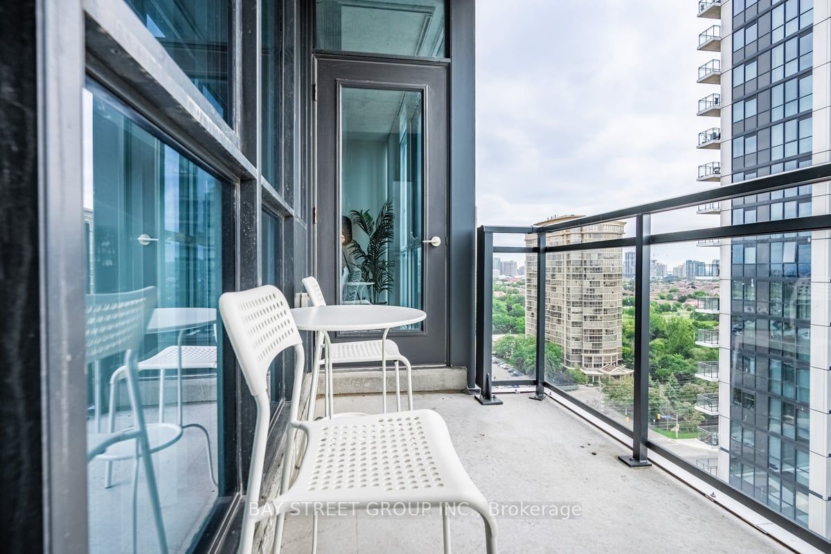 55 Eglinton Avenue W, #1401
