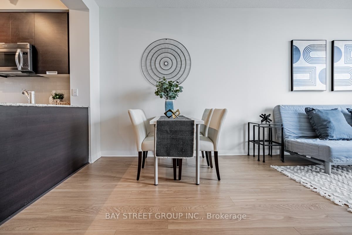 55 Eglinton Avenue W, #1401
