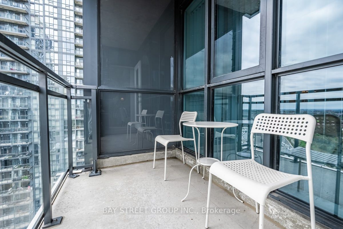 55 Eglinton Avenue W, #1401