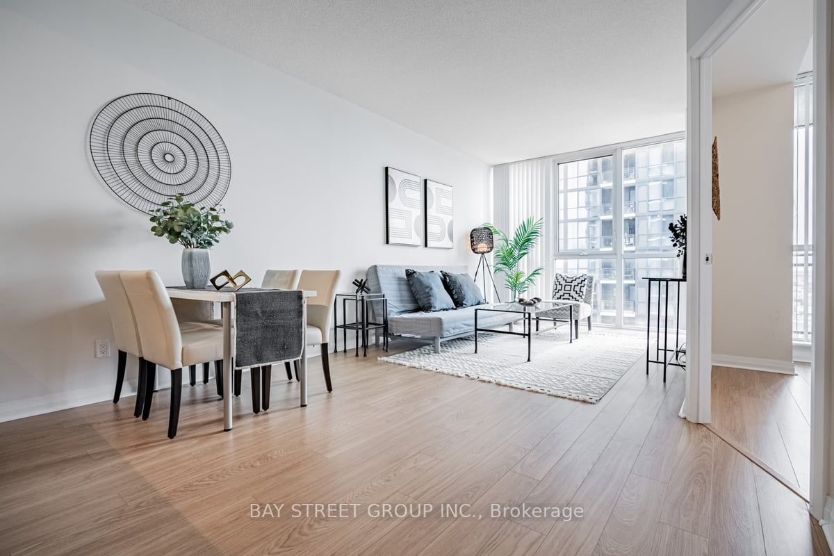 55 Eglinton Avenue W, #1401