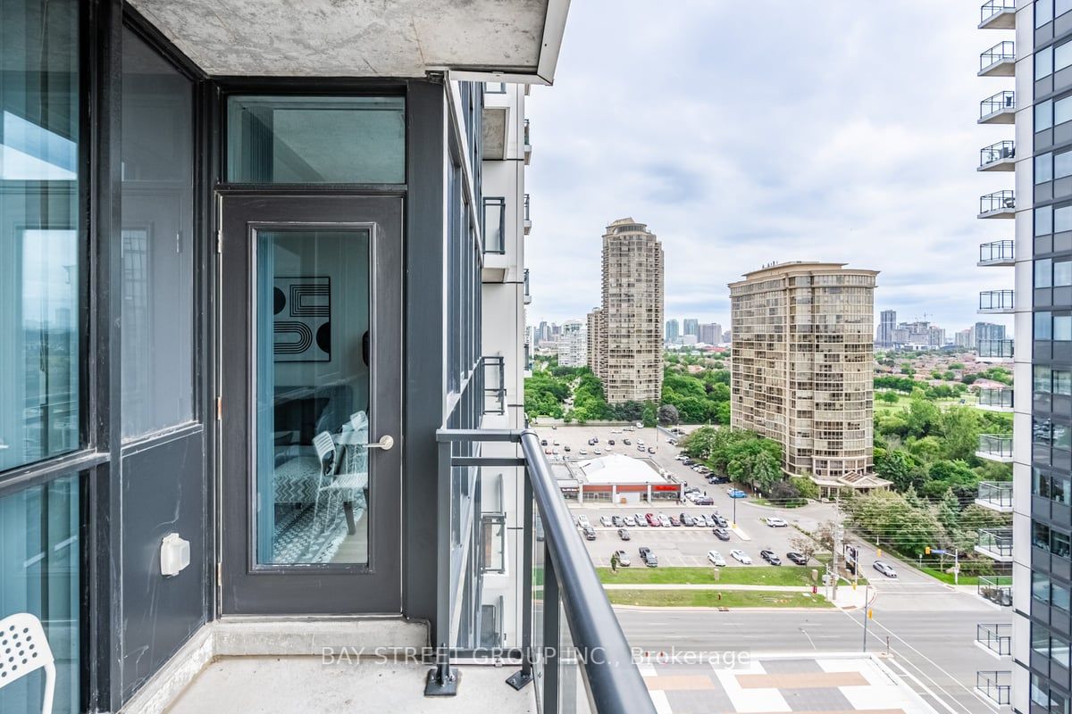 55 Eglinton Avenue W, #1401