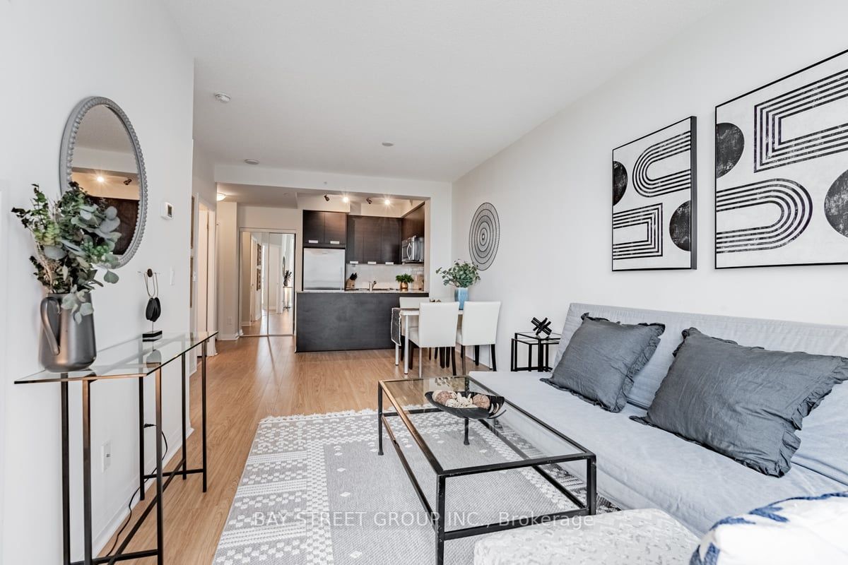 55 Eglinton Avenue W, #1401