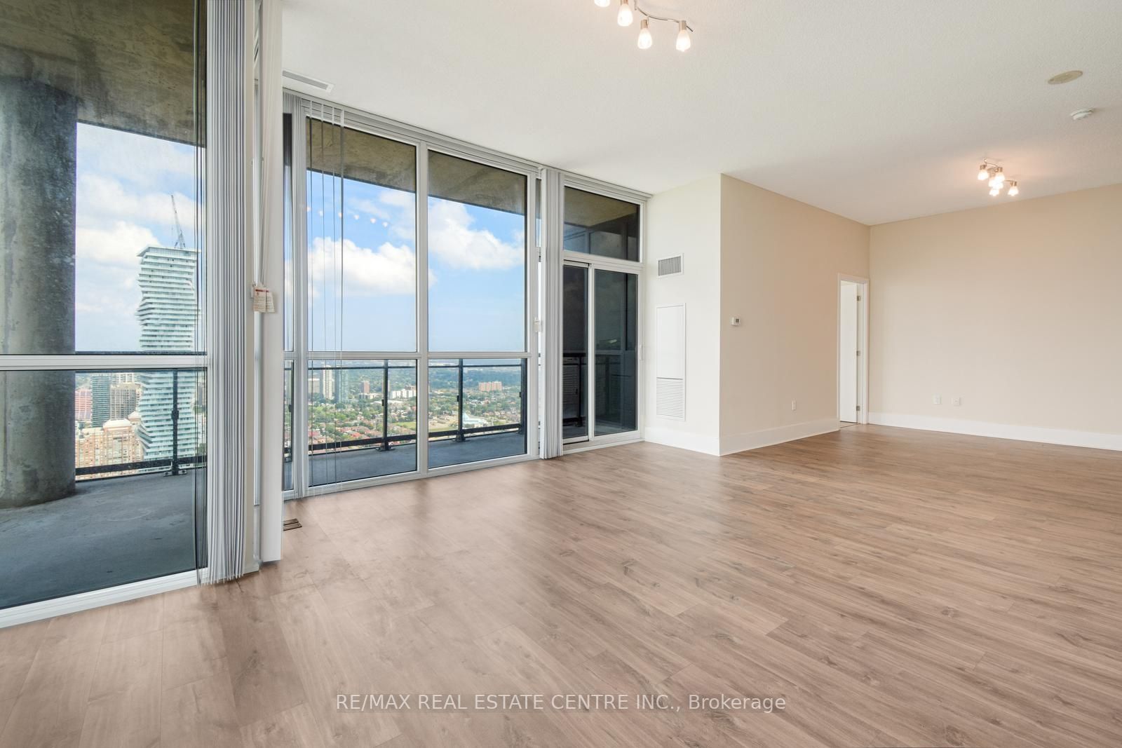 3975 Grand Park Dr, #4606