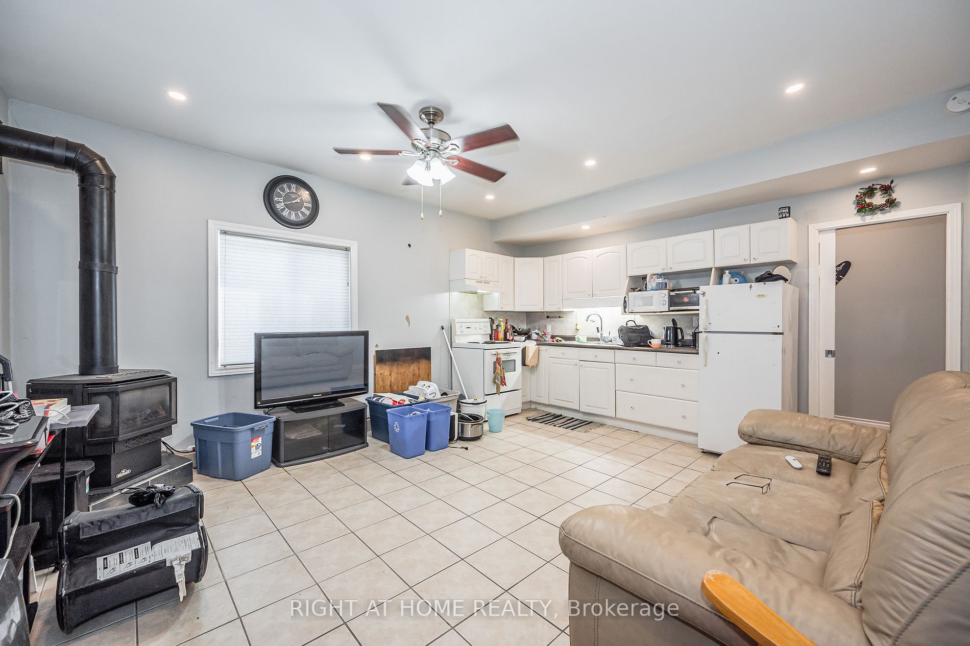 119 Mill St E