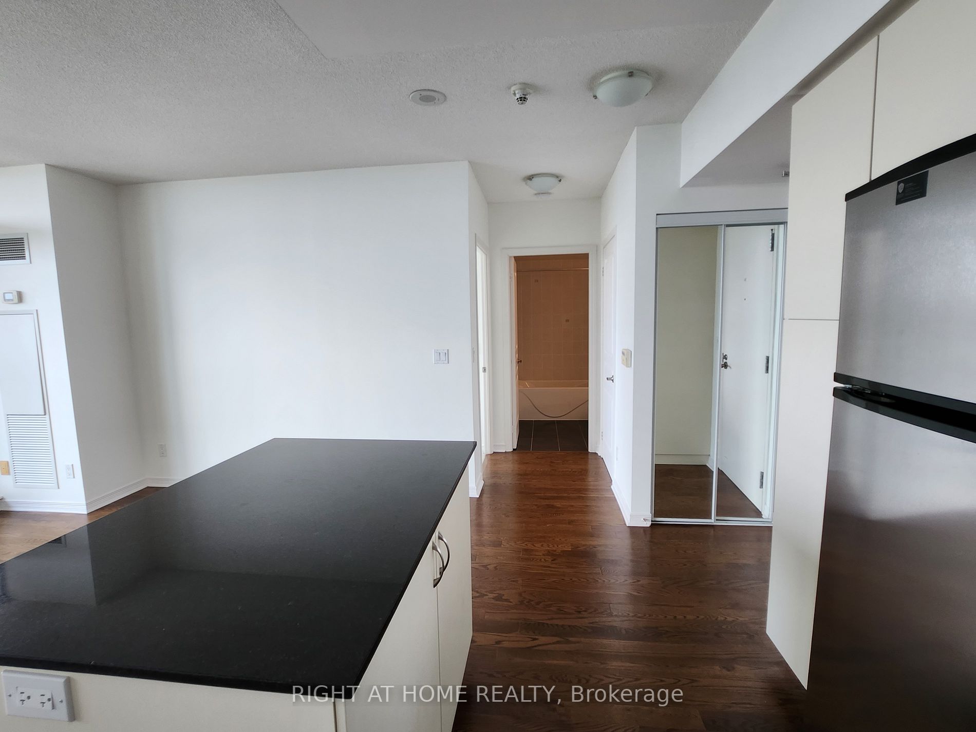 15 Legion Rd, #1403