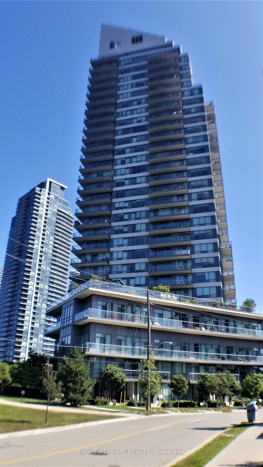 15 Legion Rd, #1403