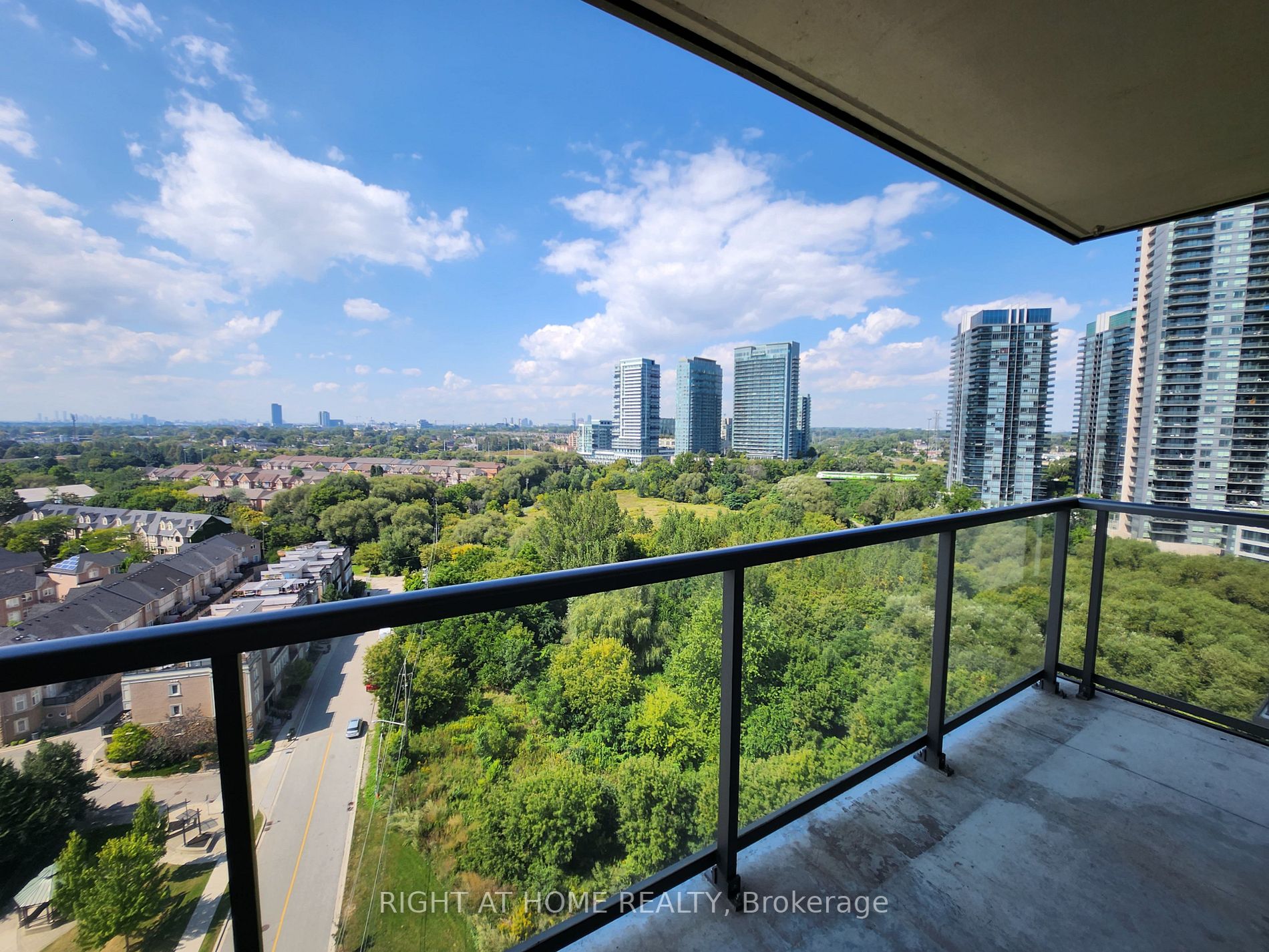 15 Legion Rd, #1403