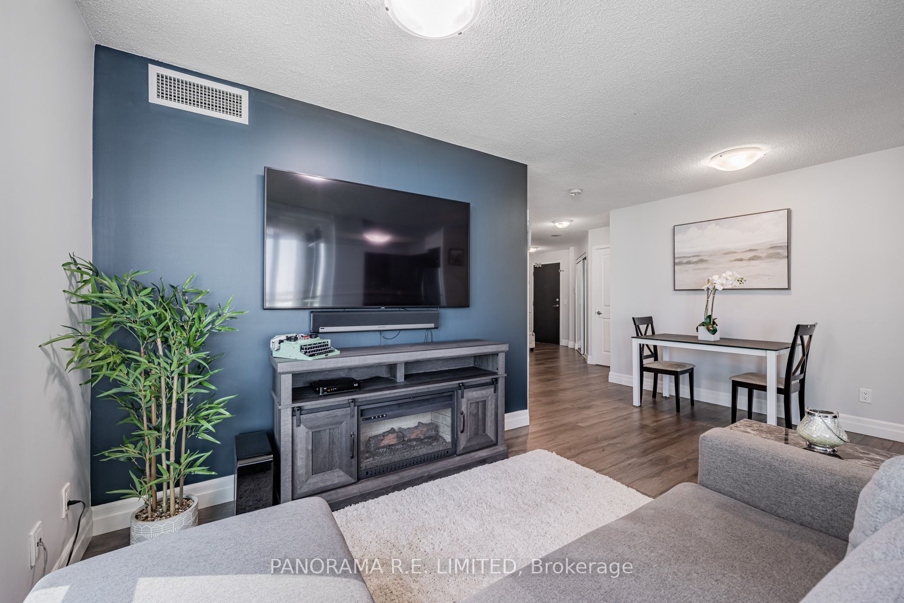 225 Sherway Gardens Rd, #805
