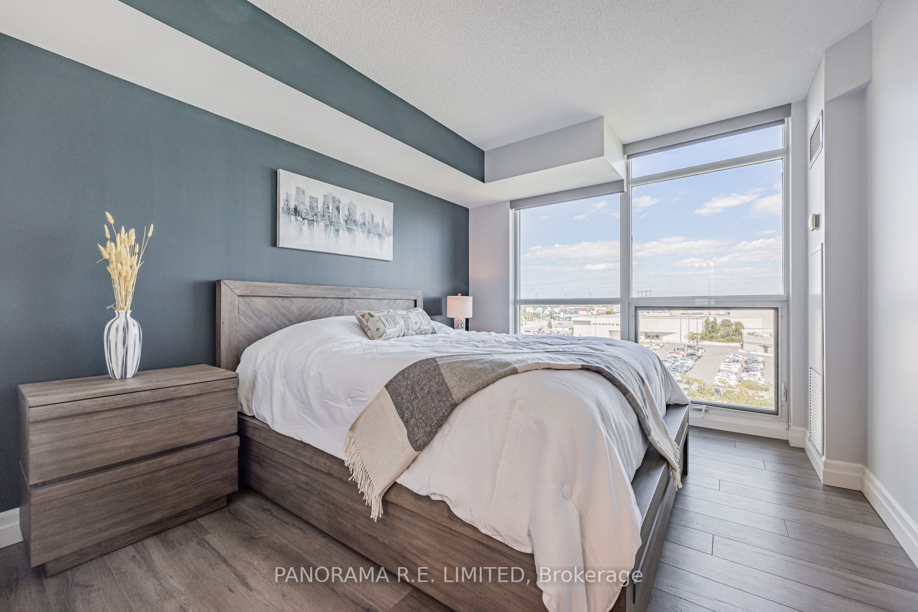 225 Sherway Gardens Rd, #805