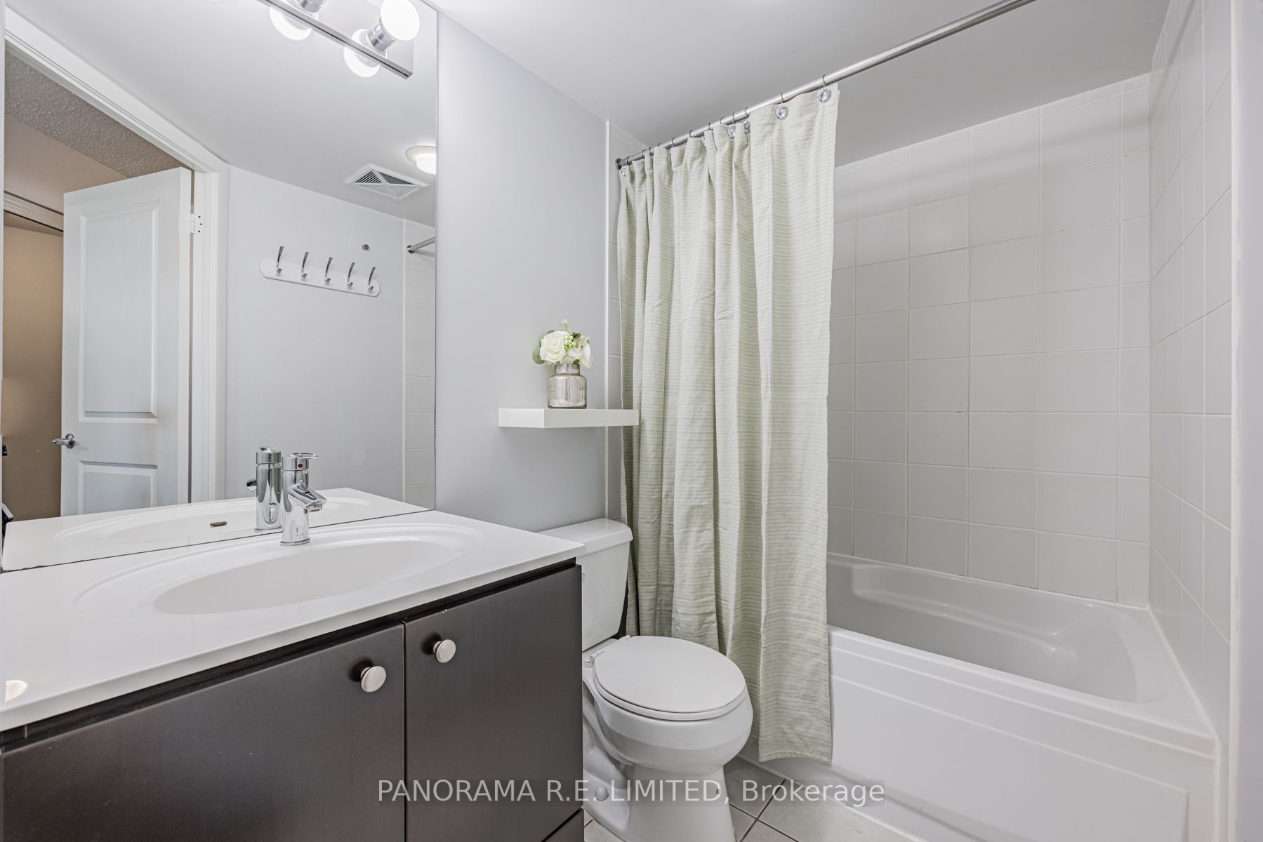 225 Sherway Gardens Rd, #805