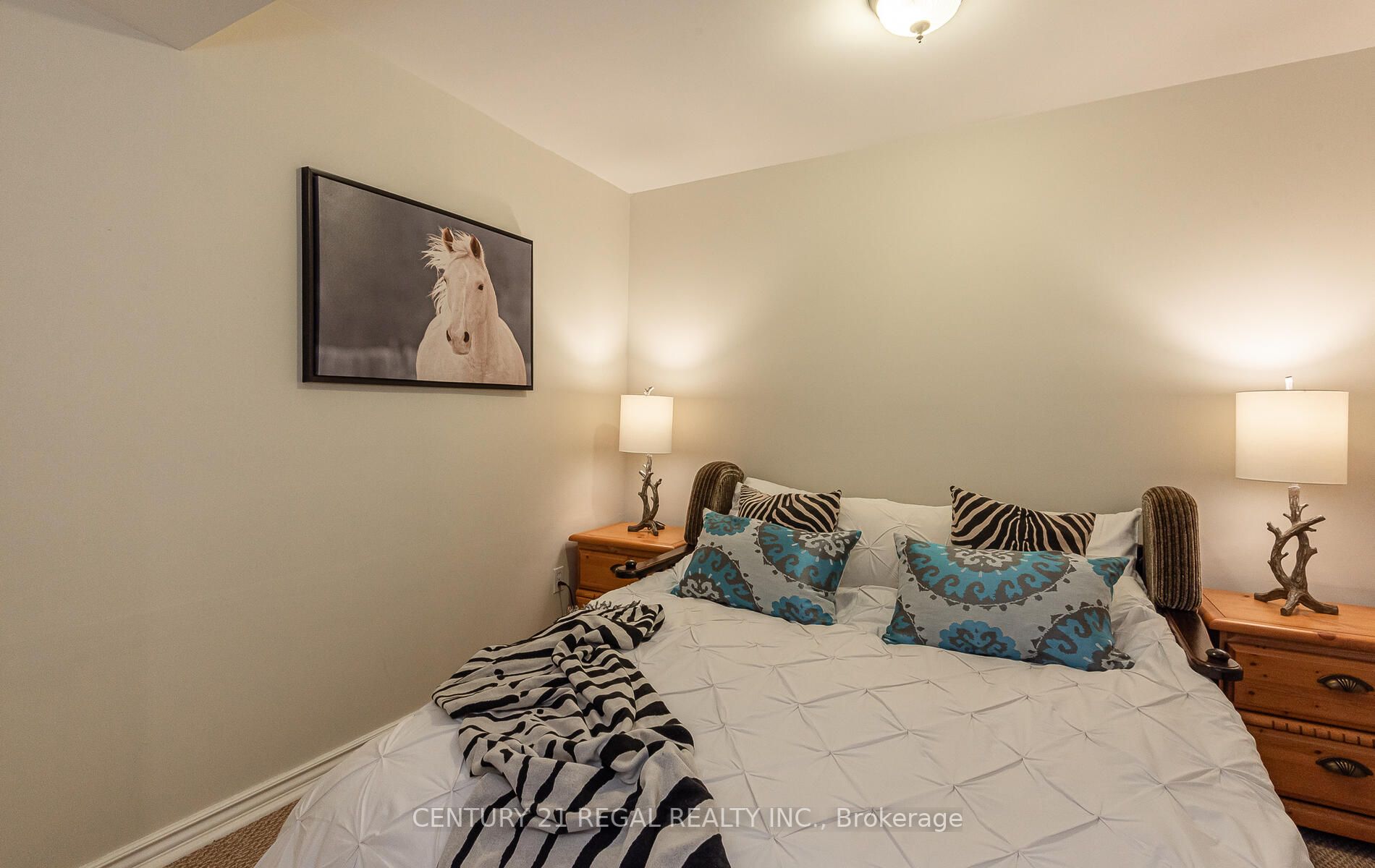 3 Greenleaf Cres