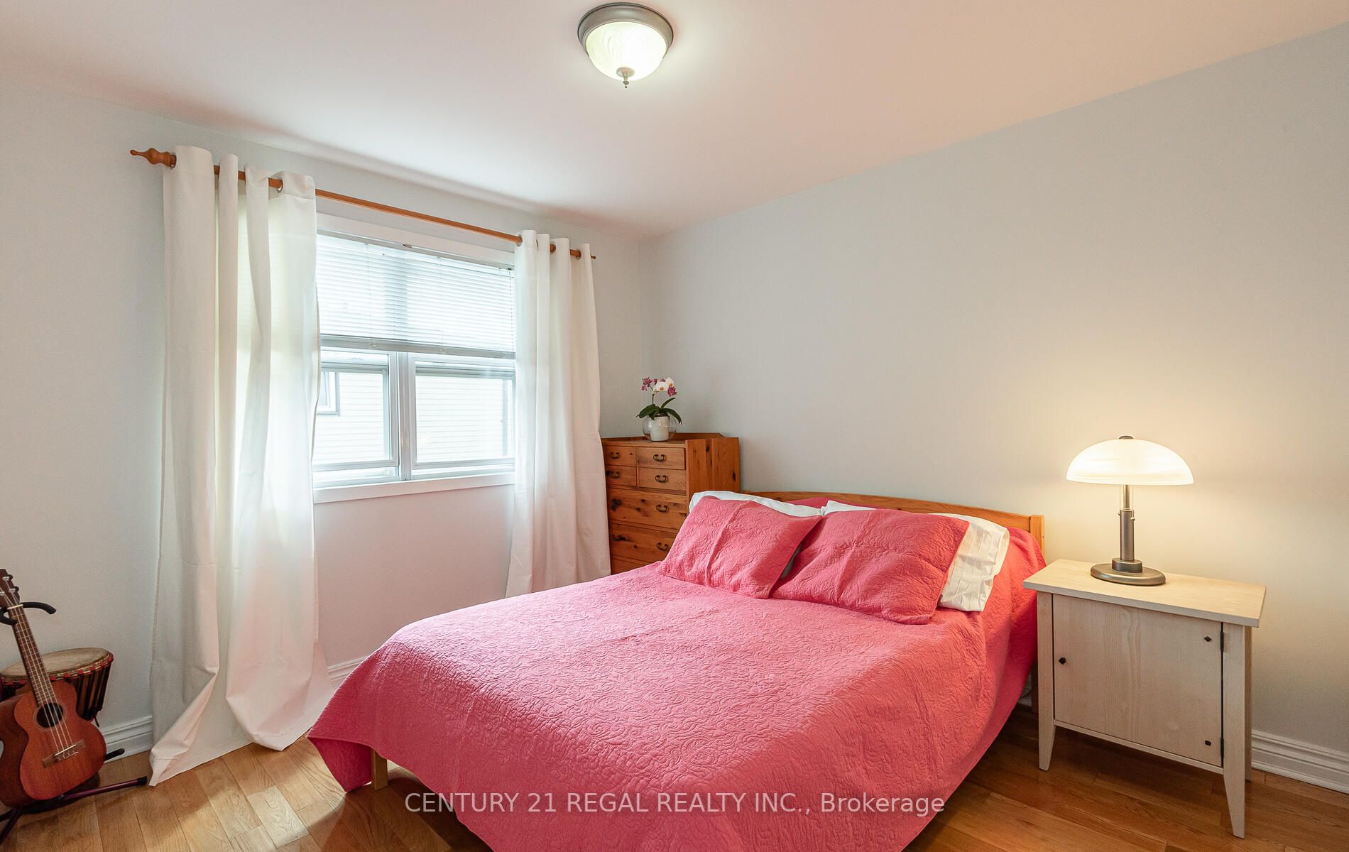 3 Greenleaf Cres