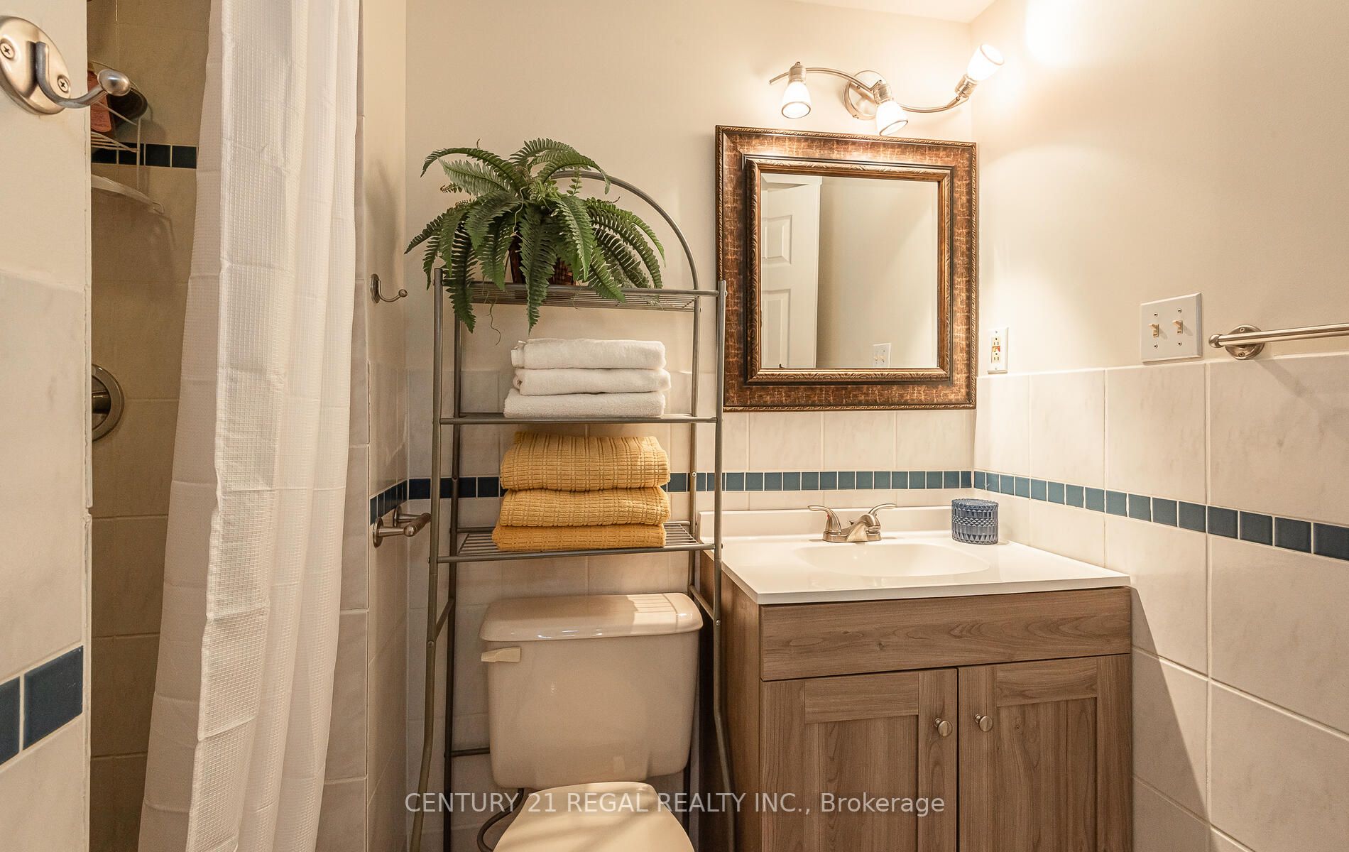 3 Greenleaf Cres