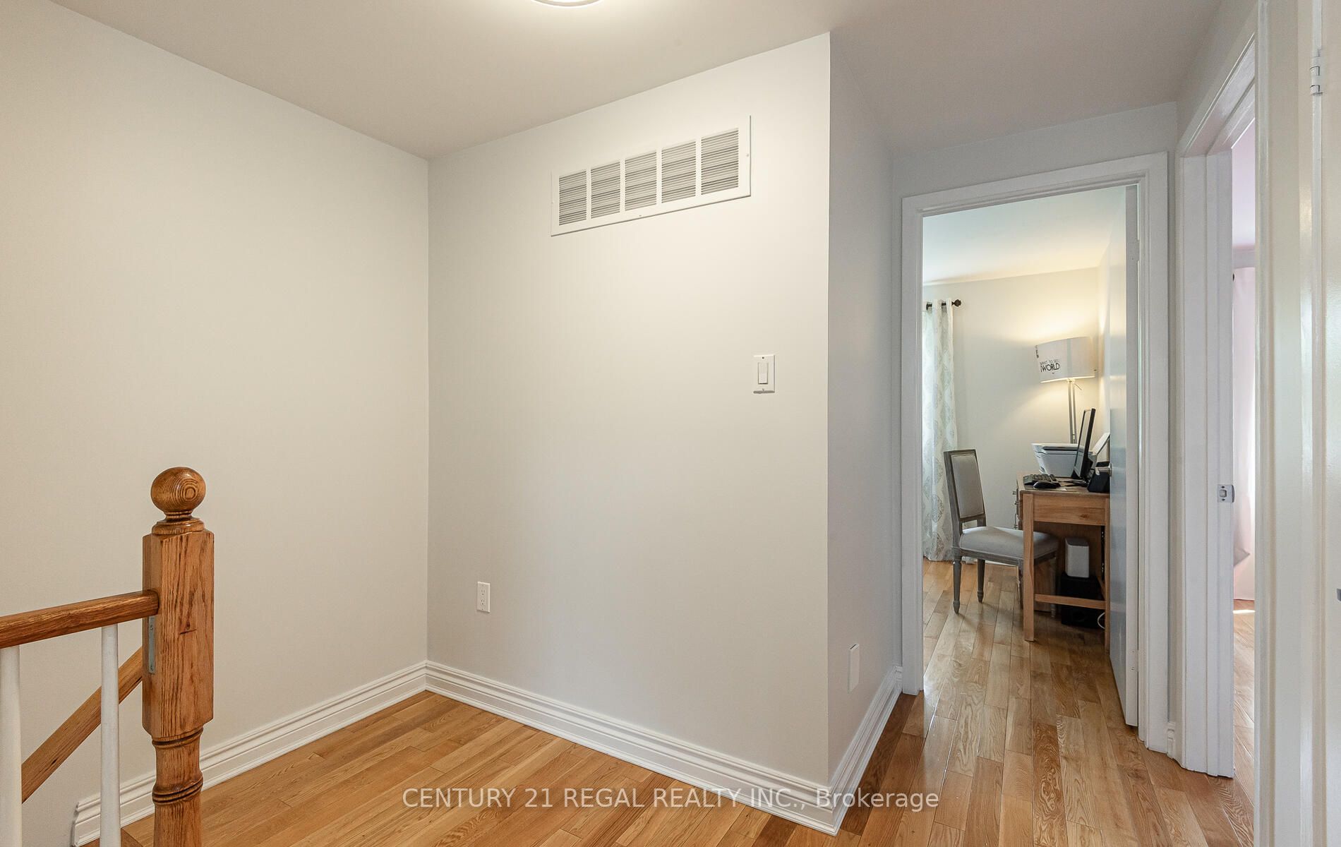 3 Greenleaf Cres