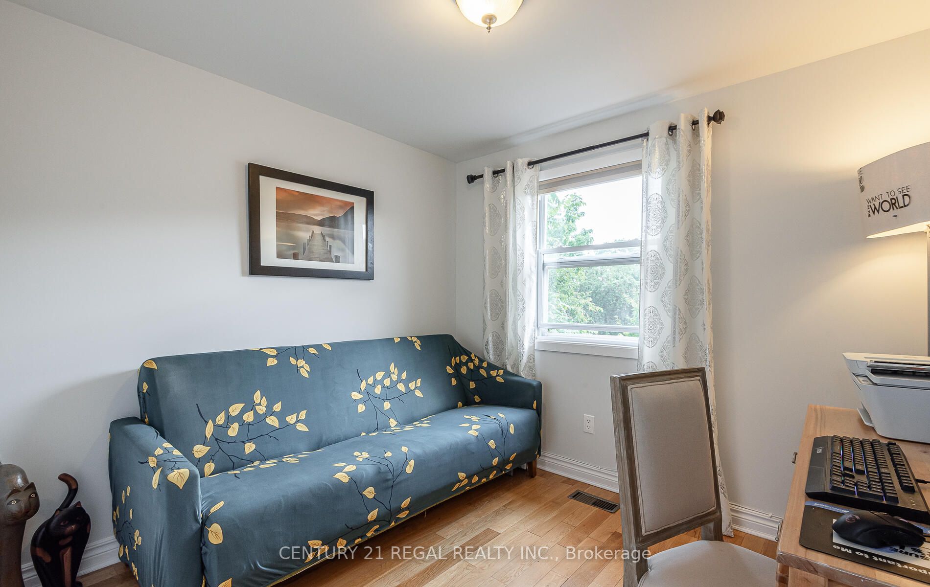 3 Greenleaf Cres