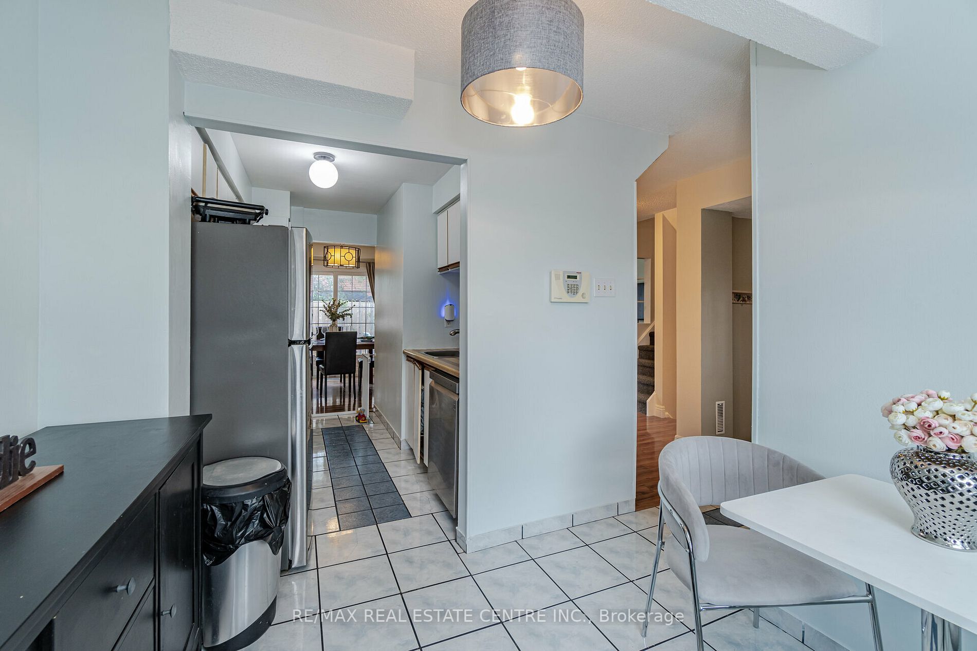 17 Wolverton Cres