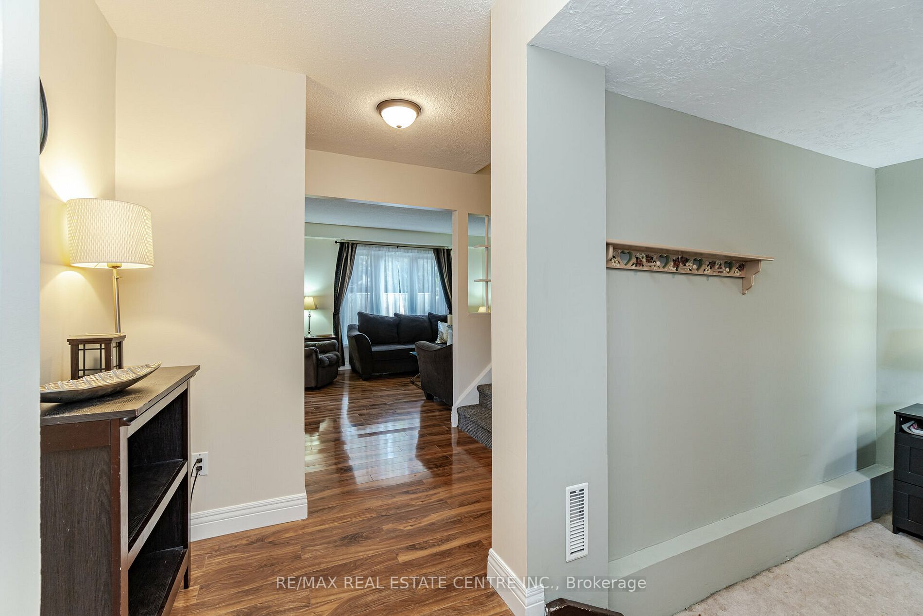 17 Wolverton Cres