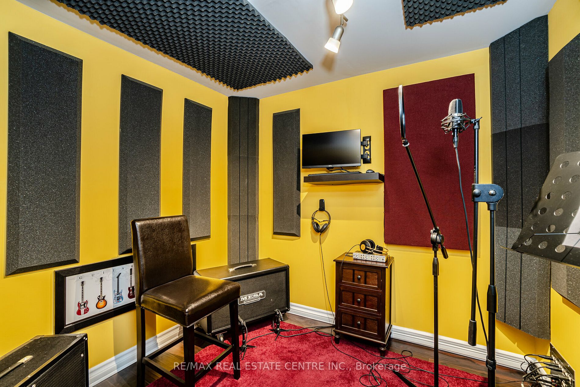 17 Wolverton Cres