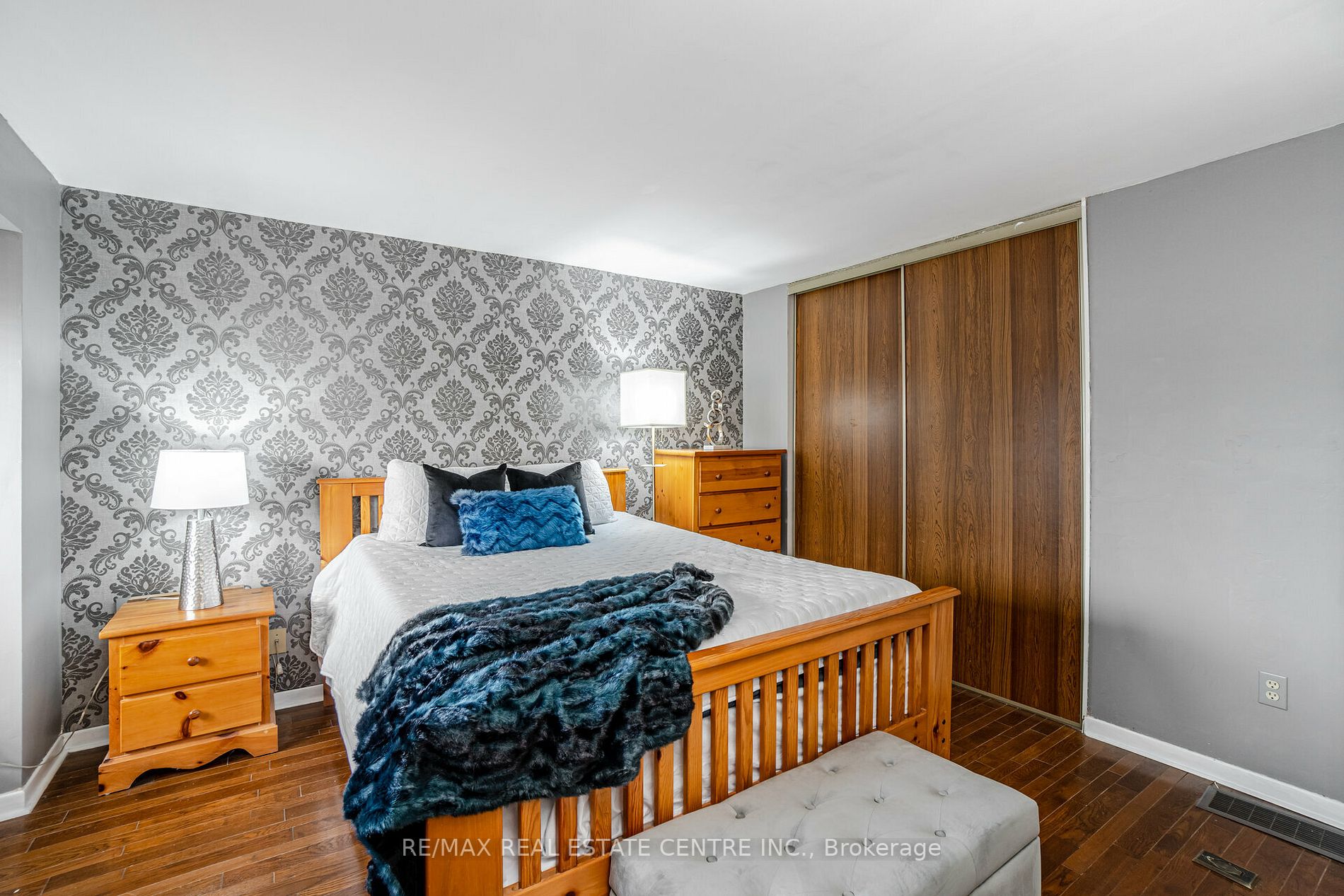 17 Wolverton Cres