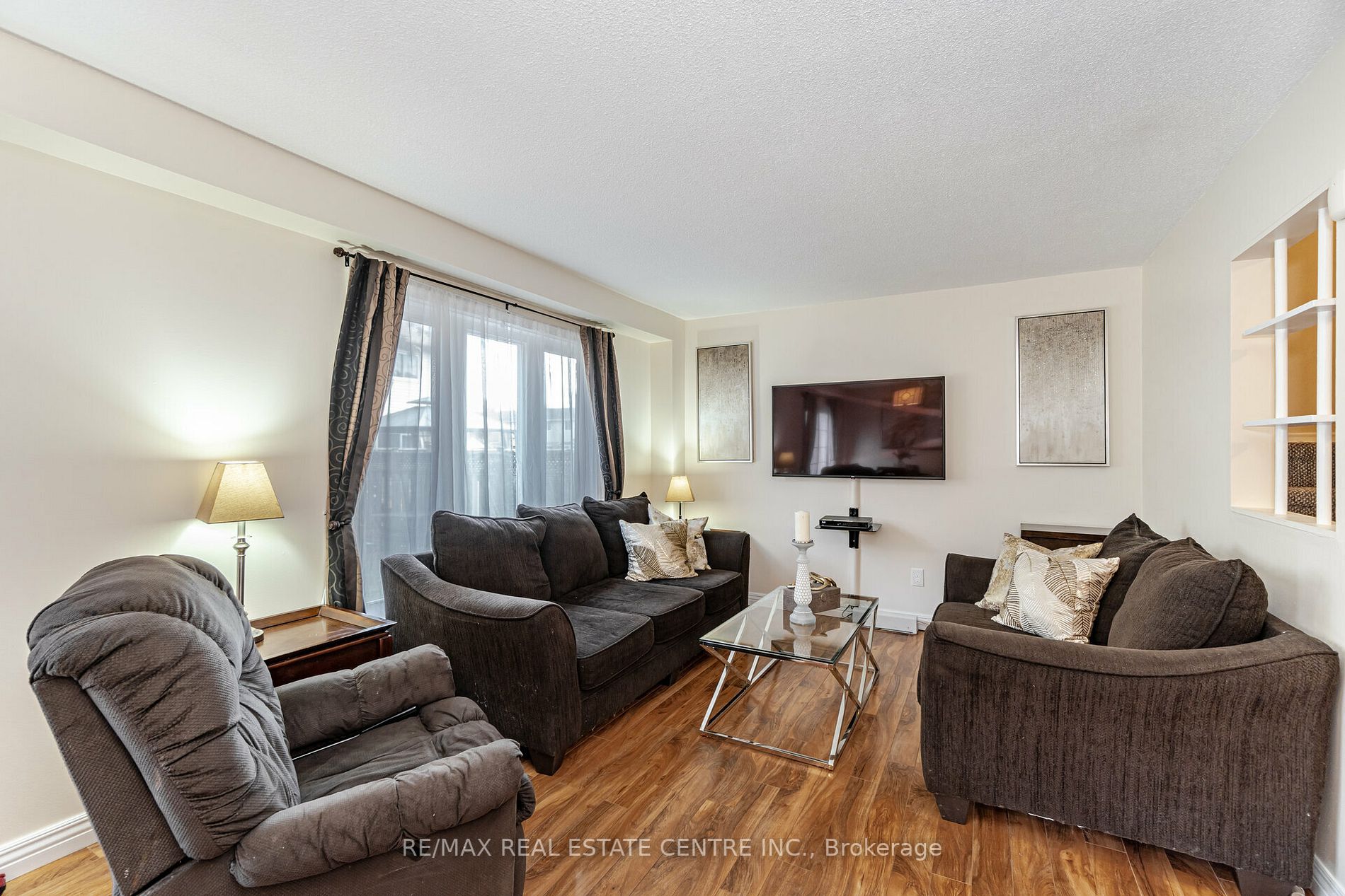 17 Wolverton Cres