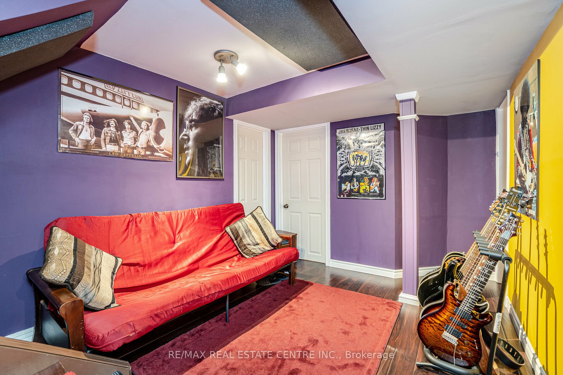 17 Wolverton Cres