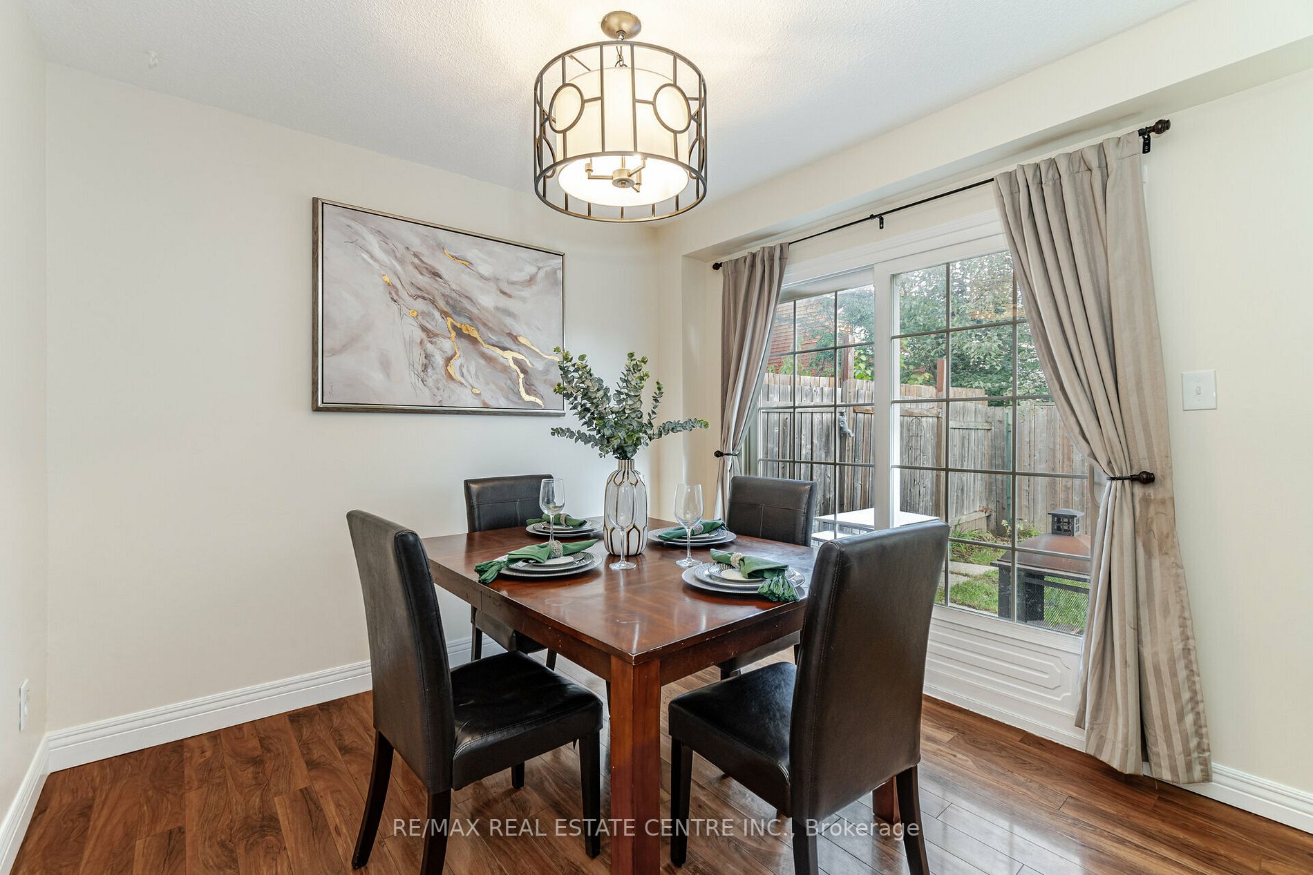 17 Wolverton Cres