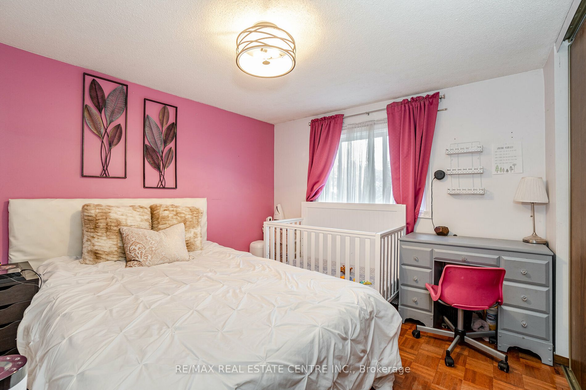 17 Wolverton Cres