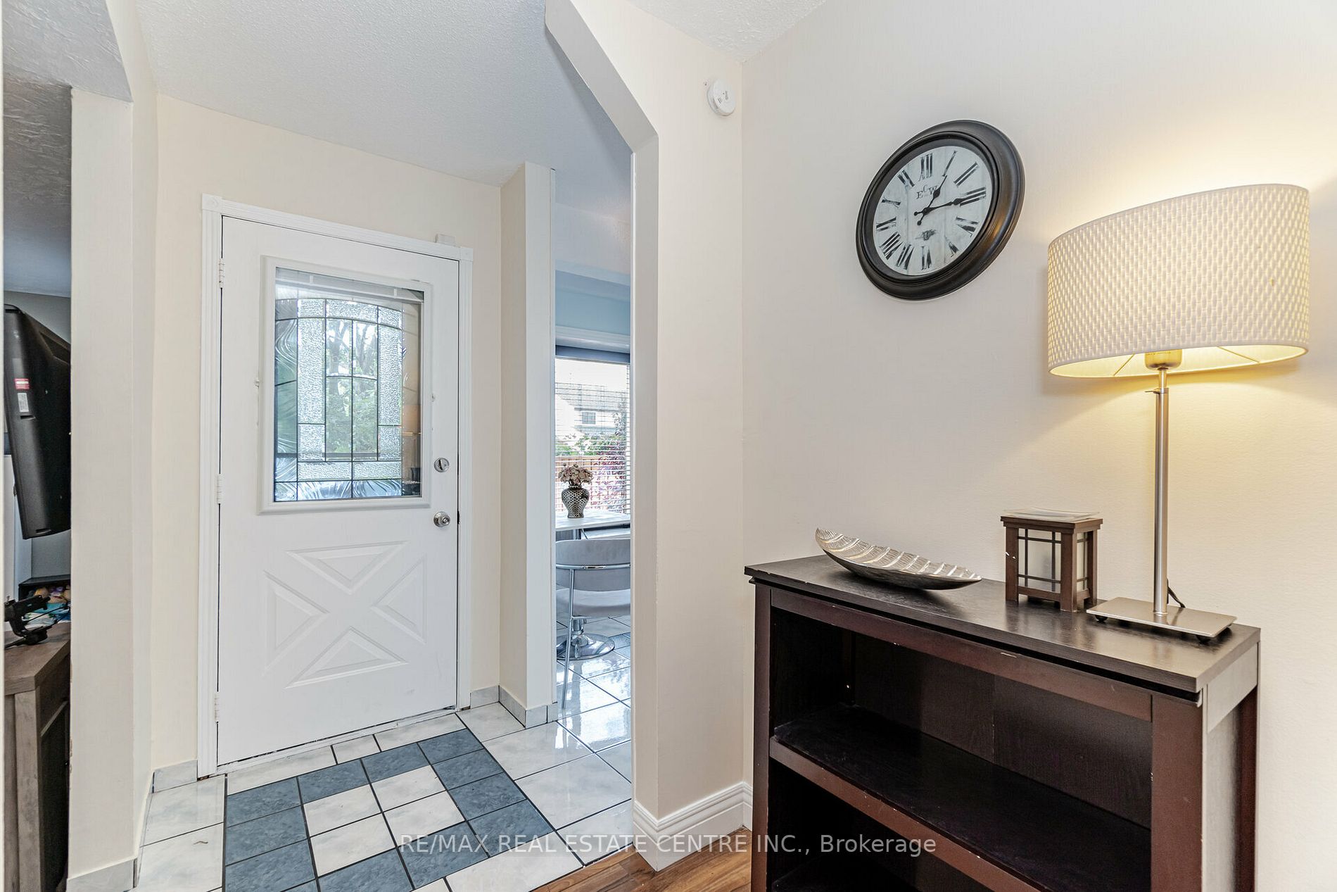 17 Wolverton Cres