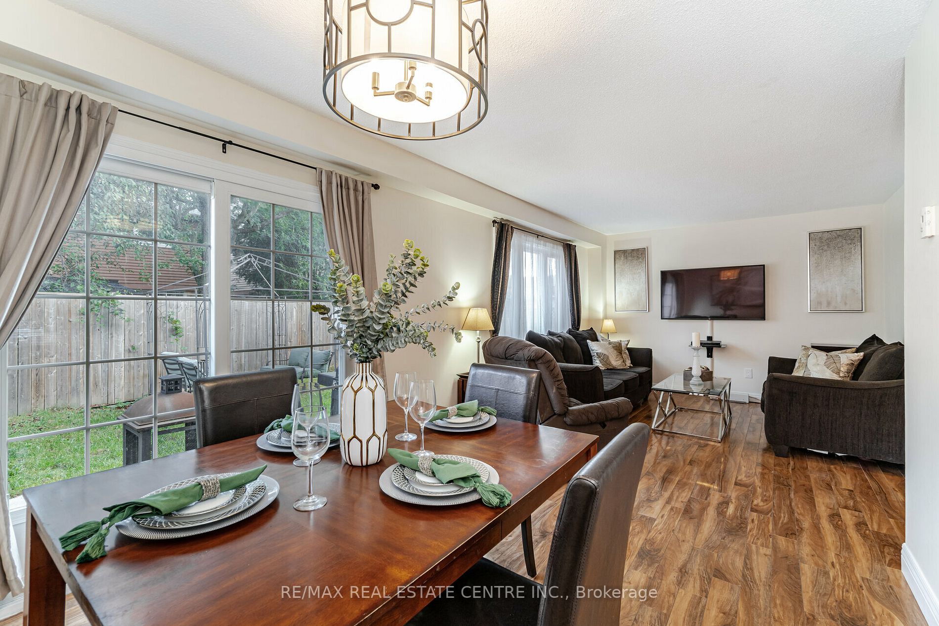 17 Wolverton Cres