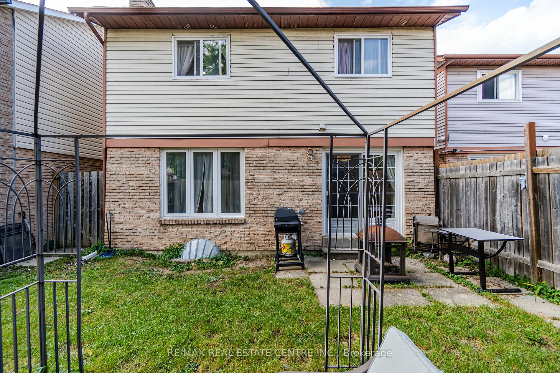 17 Wolverton Cres