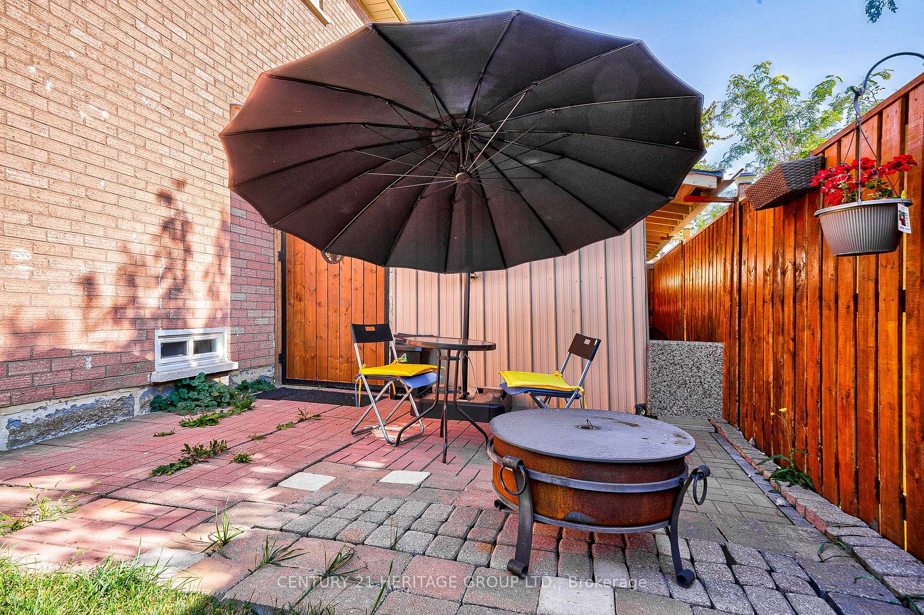 10 Shenstone Ave