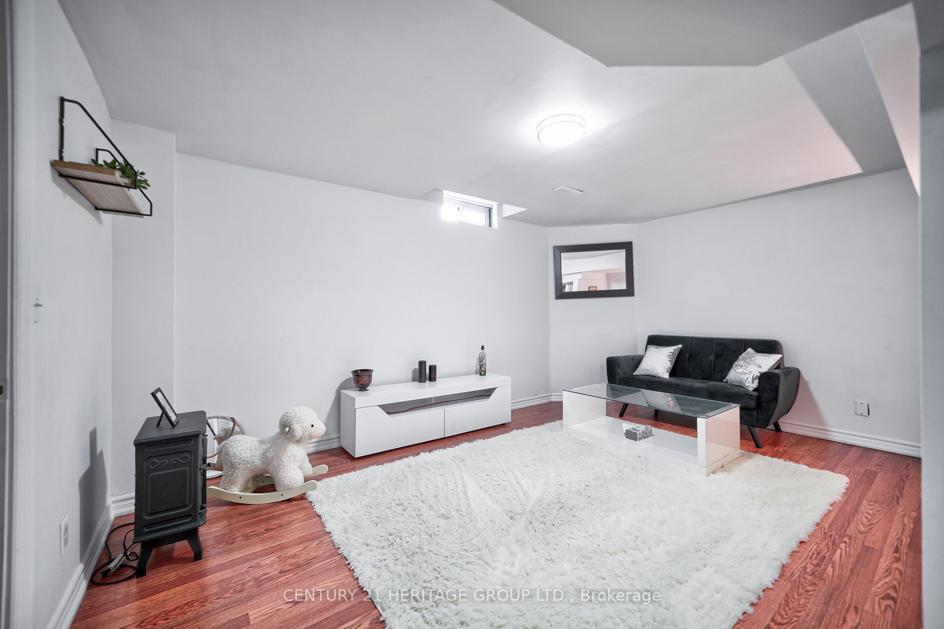 10 Shenstone Ave