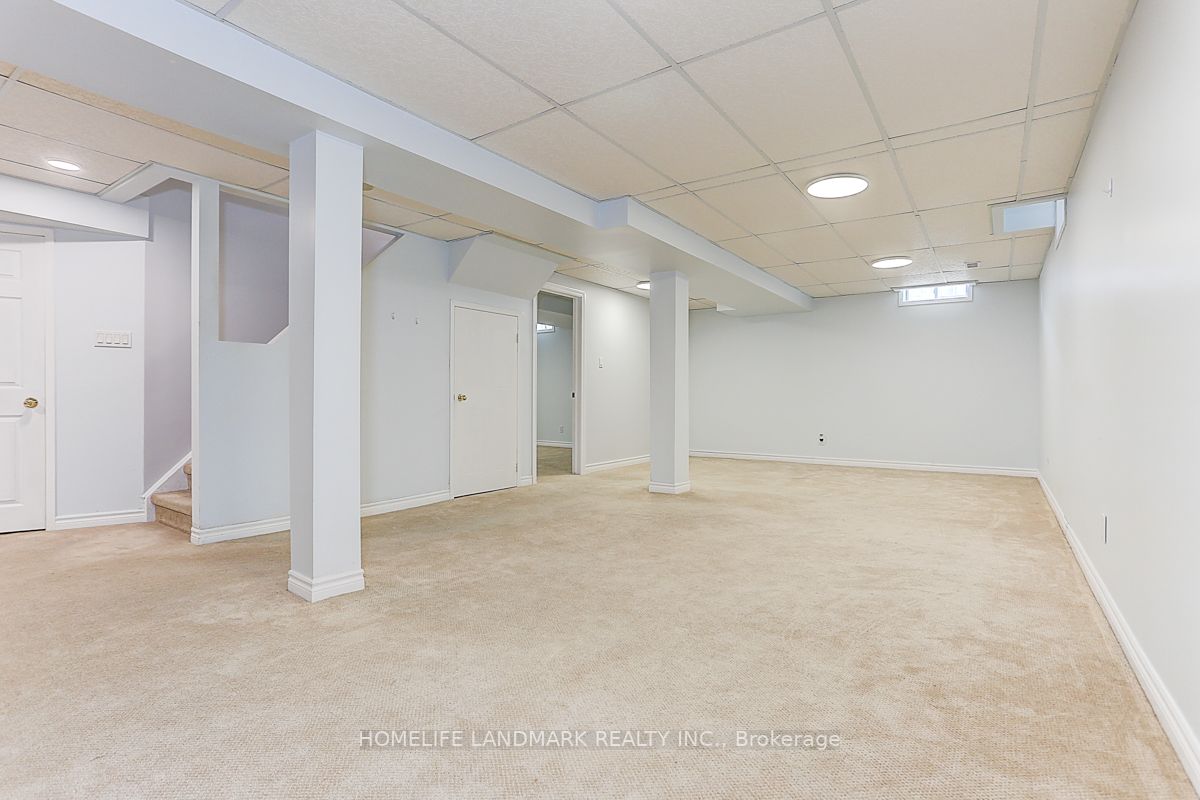 651 Twain Ave