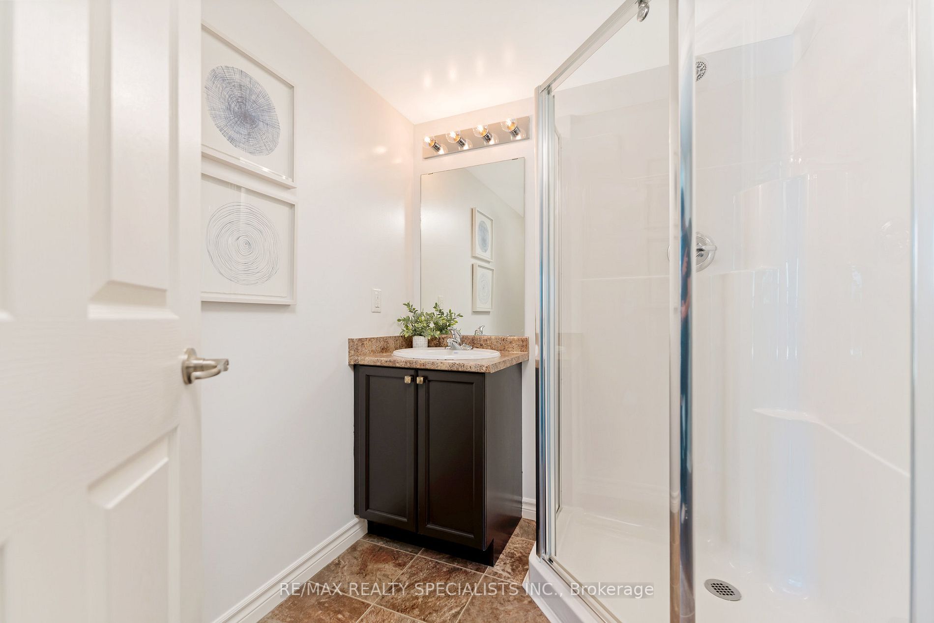 1370 Main Street E, #202