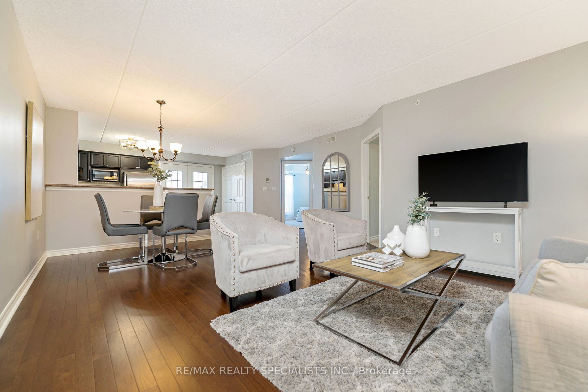 1370 Main Street E, #202