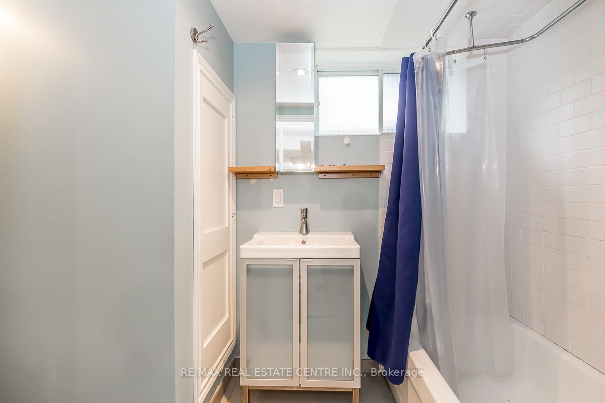 17257 Old Main St