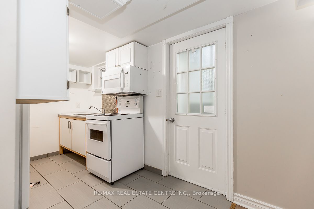 17257 Old Main St