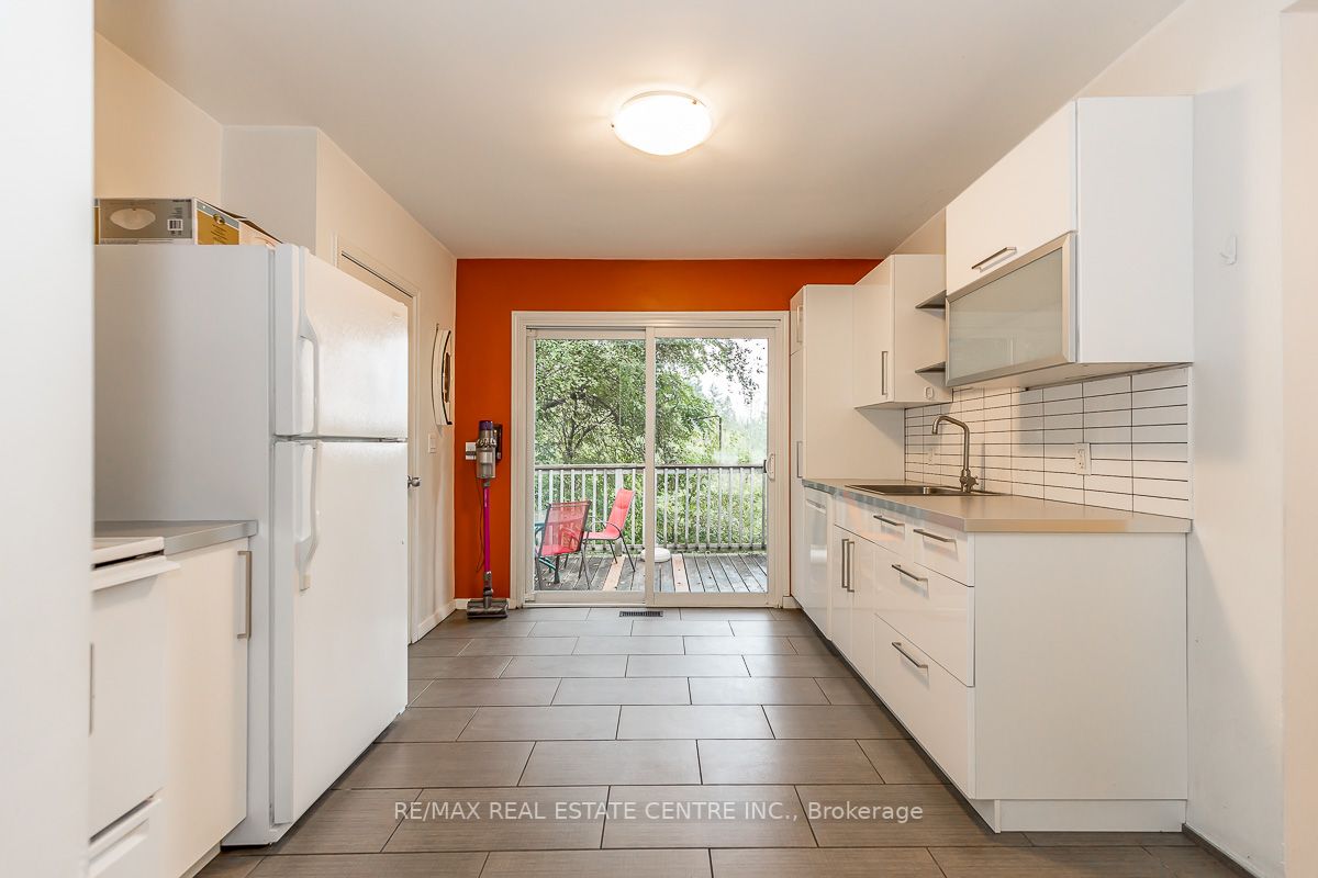 17257 Old Main St