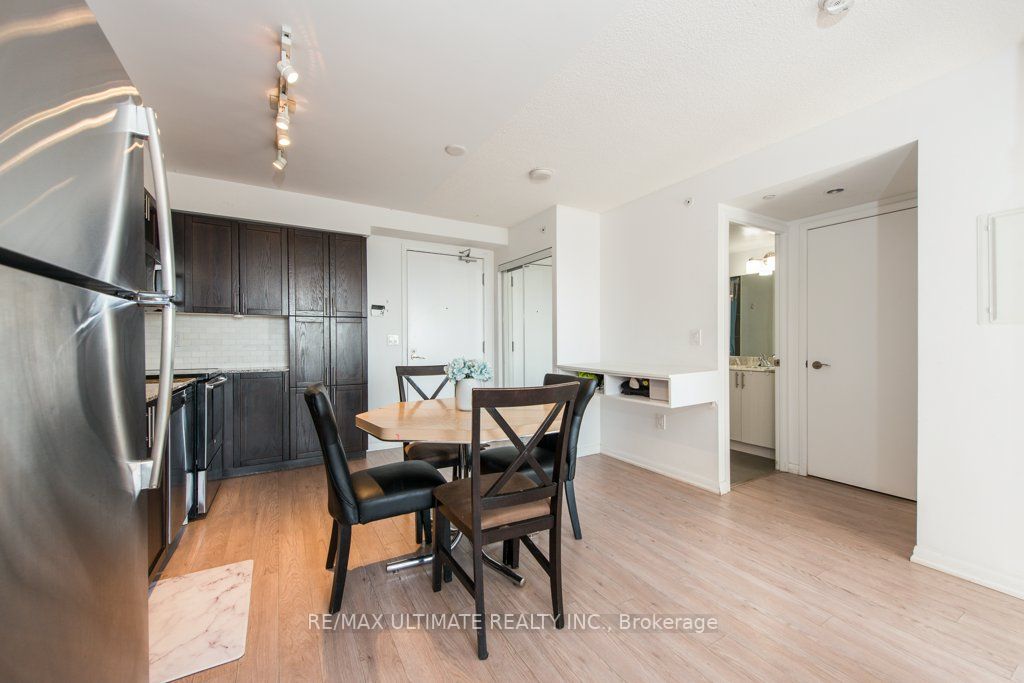 830 Lawrence Ave W, #909